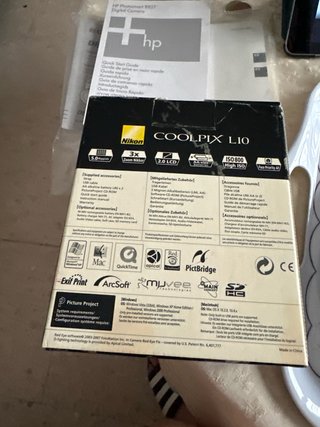 Caja Nikon Coolpix L10