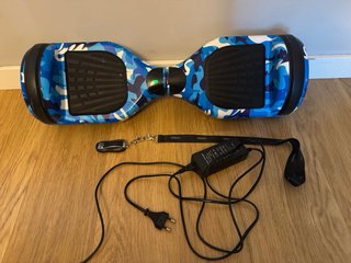 Hoverboard con Estampado de Camuflaje Azul