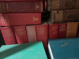 Colección de libros de la editorial AGUILAR