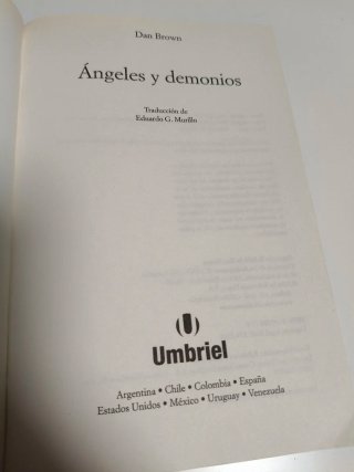 Libro Ángeles y demonios de Dan Brown