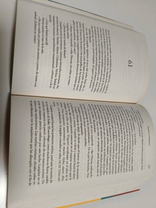 Libro Ángeles y demonios de Dan Brown