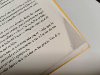 Libro Ángeles y demonios de Dan Brown