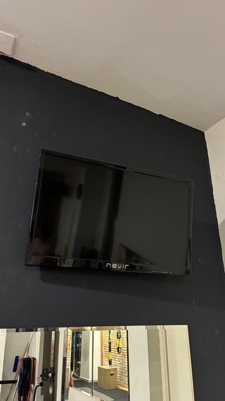 Televisión Nevir Negra 32”