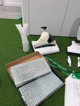 Aspirador Vorwerk Kobold VK200 con Accesorios
