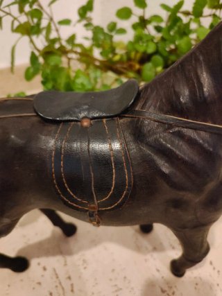 Caballo Vintage Cuero Madera Artesanal 36cm