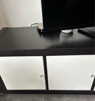 Mueble TV Ikea Negro y Blanco