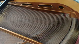 Piano de cola antiguo