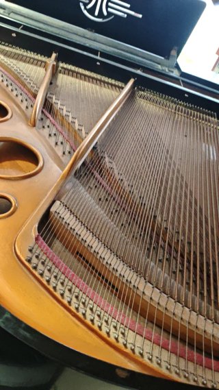 Piano de cola antiguo