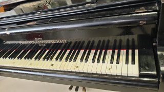 Piano de cola antiguo