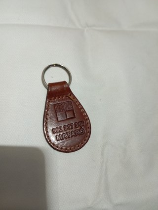 Llavero de piel tallado Mataró