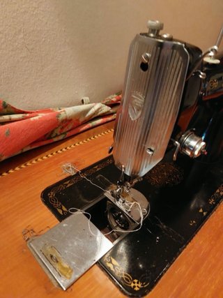 Máquina de coser antigua SIGMA