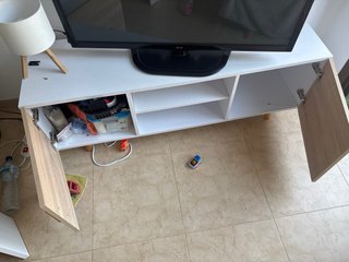 Mueble TV madera y blanco