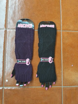 Set de 2 Mitones de Punto por  4 euros
