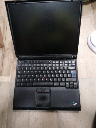 IBM Thinkpad T30. No funciona la pantalla.