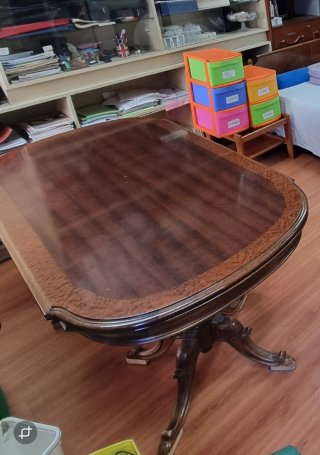 Mesa de salón extensible de  madera