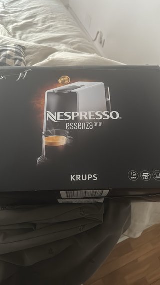 Cafetera Nespresso Essenza Mini Krups