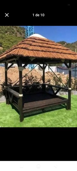 Pérgola de madera y ratán artesanal