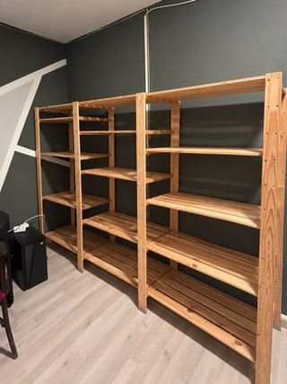 Estantería de madera IKEA