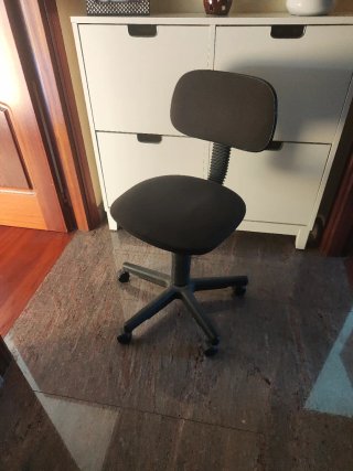 Silla giratoria de estudio negra