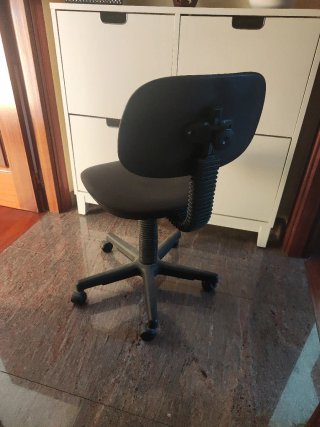 Silla giratoria de estudio negra