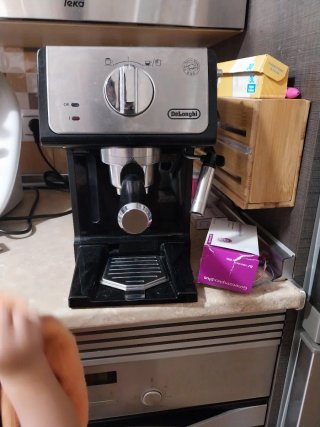 Cafetera Espresso De'Longhi con Vaporizador