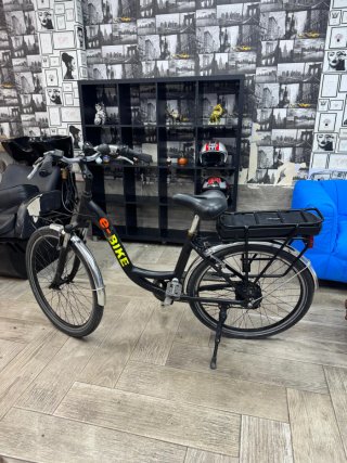 Bicicleta Eléctrica Urbana Negra