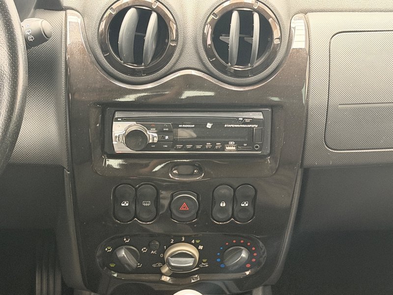 Dacia Duster 1.5 dCi Adventure 2013, foto 9