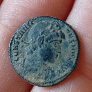 ≡ Preciosa moneda romana Constantino I el grande