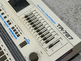 Roland TR-727