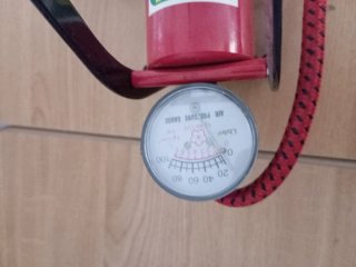 Inflador de Pedal con Manómetro