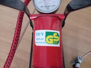 Inflador de Pedal con Manómetro
