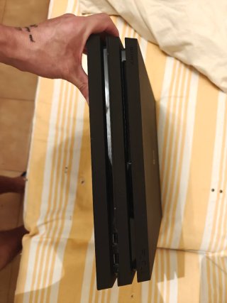 Consola PS4 Pro 1TB