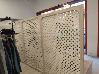 Módulo para escaparate con celosía