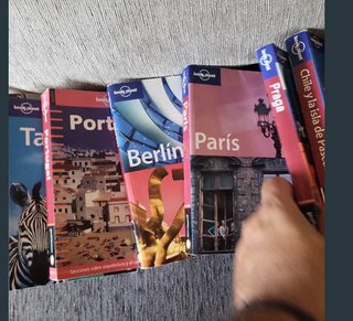 LOTE GUIAS LONELY PLANET. PRECIO X TODAS