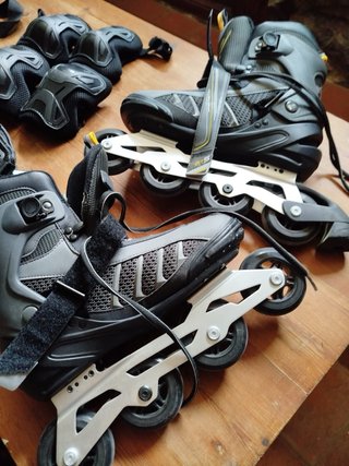 Patines en línea y protecciones N.43