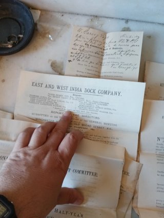 Documentos históricos antiguos ferrocarril y banco