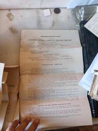 Documentos históricos antiguos ferrocarril y banco