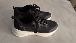 Scarpe sportive nere e bianche