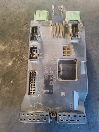 Caja de relés y fusibles Mercedes Vito W638 112cdi