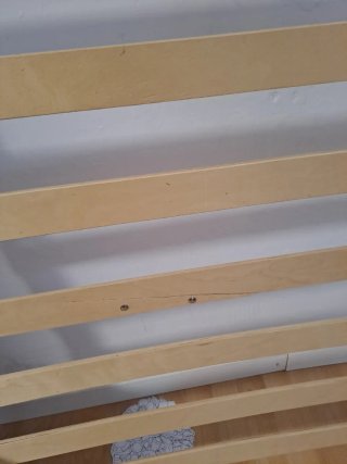 Somier de láminas con estructura metálica