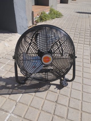 Ventilador Equation Negro y Plateado