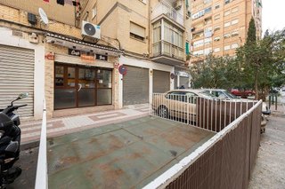 Local comercial en venta en Barrio de Zaidín en Granada