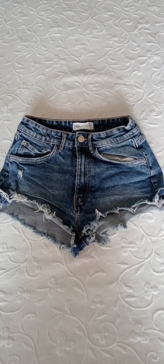 Pantalón corto vaquero Zara