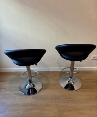 2 Taburetes Negros Regulables