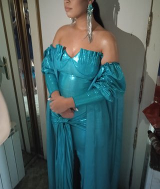 Vestido de fiesta gitana con pendientes