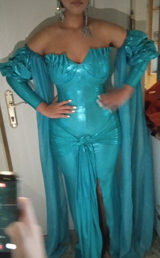 Vestido de fiesta gitana con pendientes