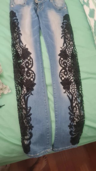 Pantalón Vaquero con Bordado Lateral H.PREP