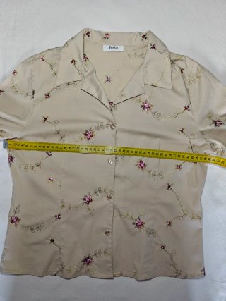 Blusa Festa Beige con Bordados Florales Talla 48