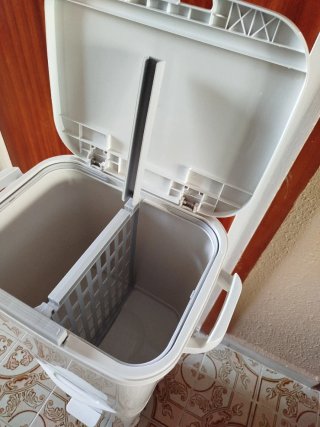 Cubo basura Miko Mika multinivel con ruedas