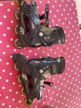 Patines en línea azul marino
